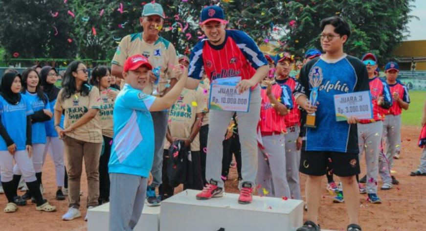 Gubernur Lampung Resmi Tutup Kejurnas Softball Outsiders Inc Cup 2025