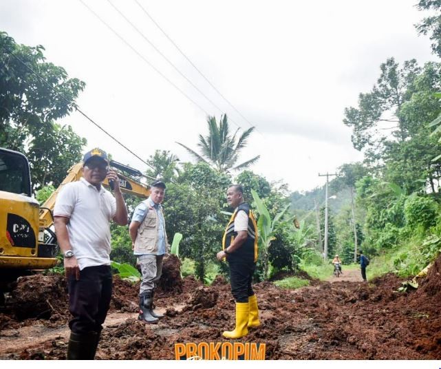 Bupati Pesawaran Dendi Ramadhona Tinjau Lokasi Terdampak Banjir