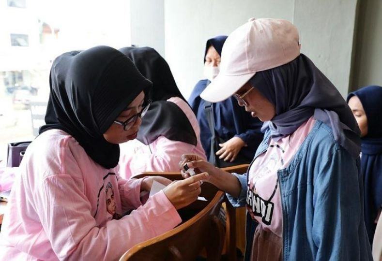 Srikandi Ganjar Gelar Kelas Pelatihan Sambung Bulu Mata di Lampung Utara