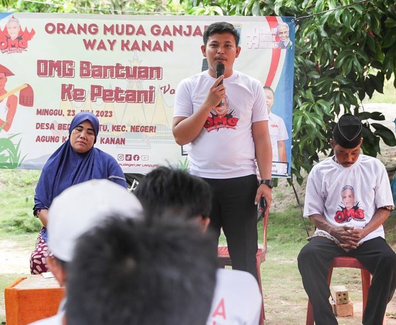 Orang Muda Ganjar Serap Aspirasi dan Beri Sejumlah Bantuan kepada Petani Karet di Way Kanan