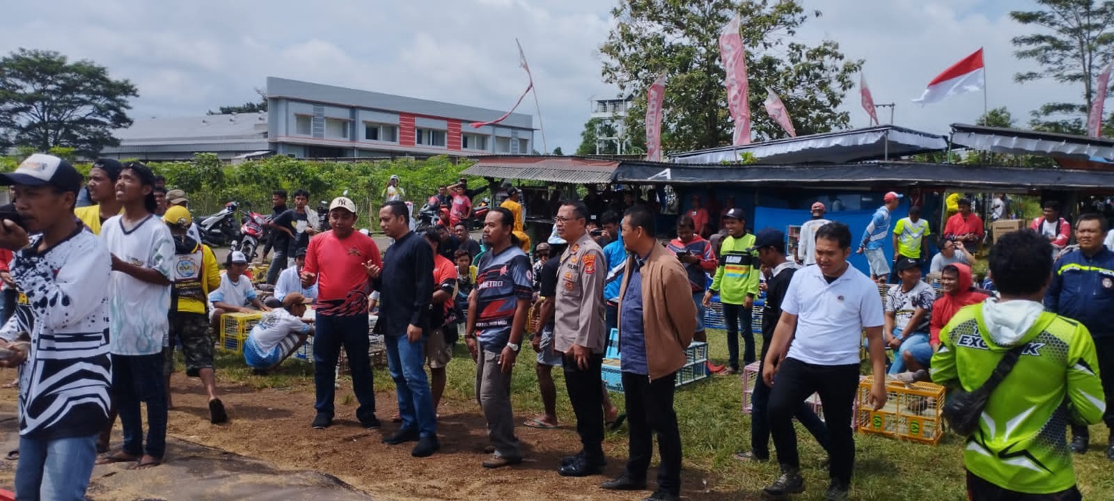 Mempererat Silaturahmi Dengan Masyarakat, Kapolres Metro Adakan Lomba Merpati Kolong Kapolres Metro 