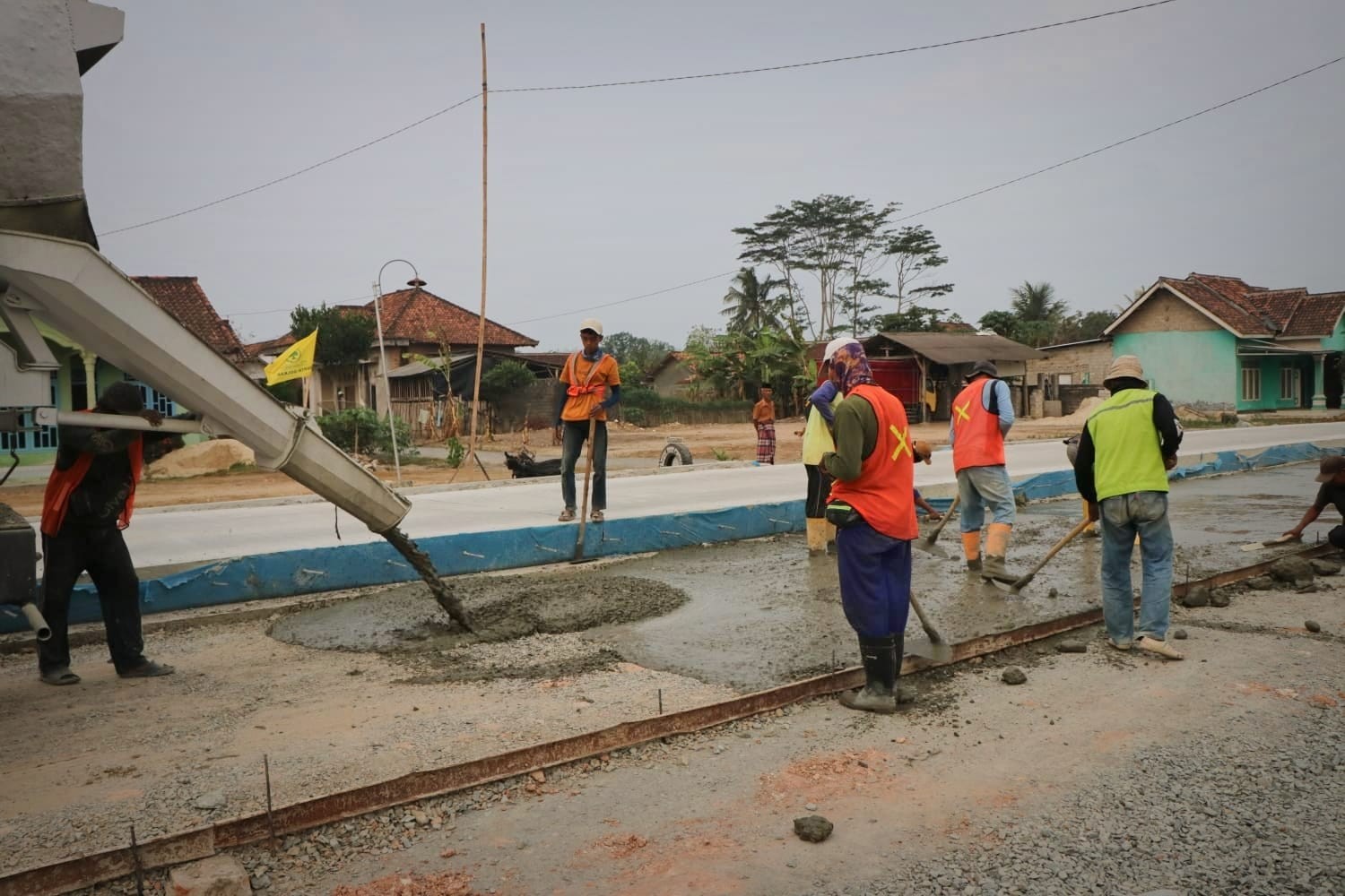 Gubernur Arinal Djunaidi Tinjau Perbaikan Sejumlah Ruas Jalan di Kabupaten Tulang Bawang