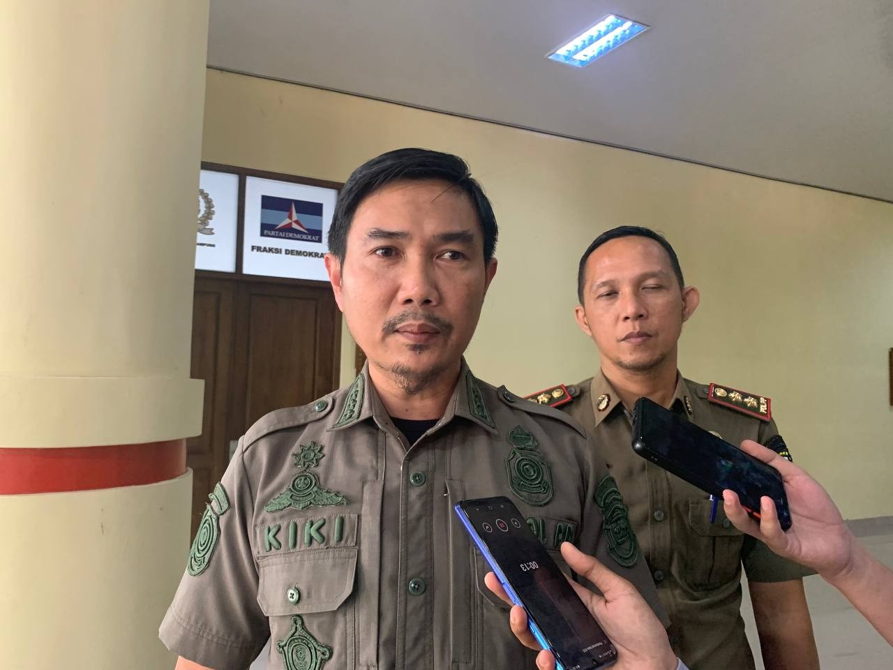 Pol PP Kota Bandar Lampung Tertibkan 30 Lapak PKL, Fokus Perbaiki Trotoar dan Drainase