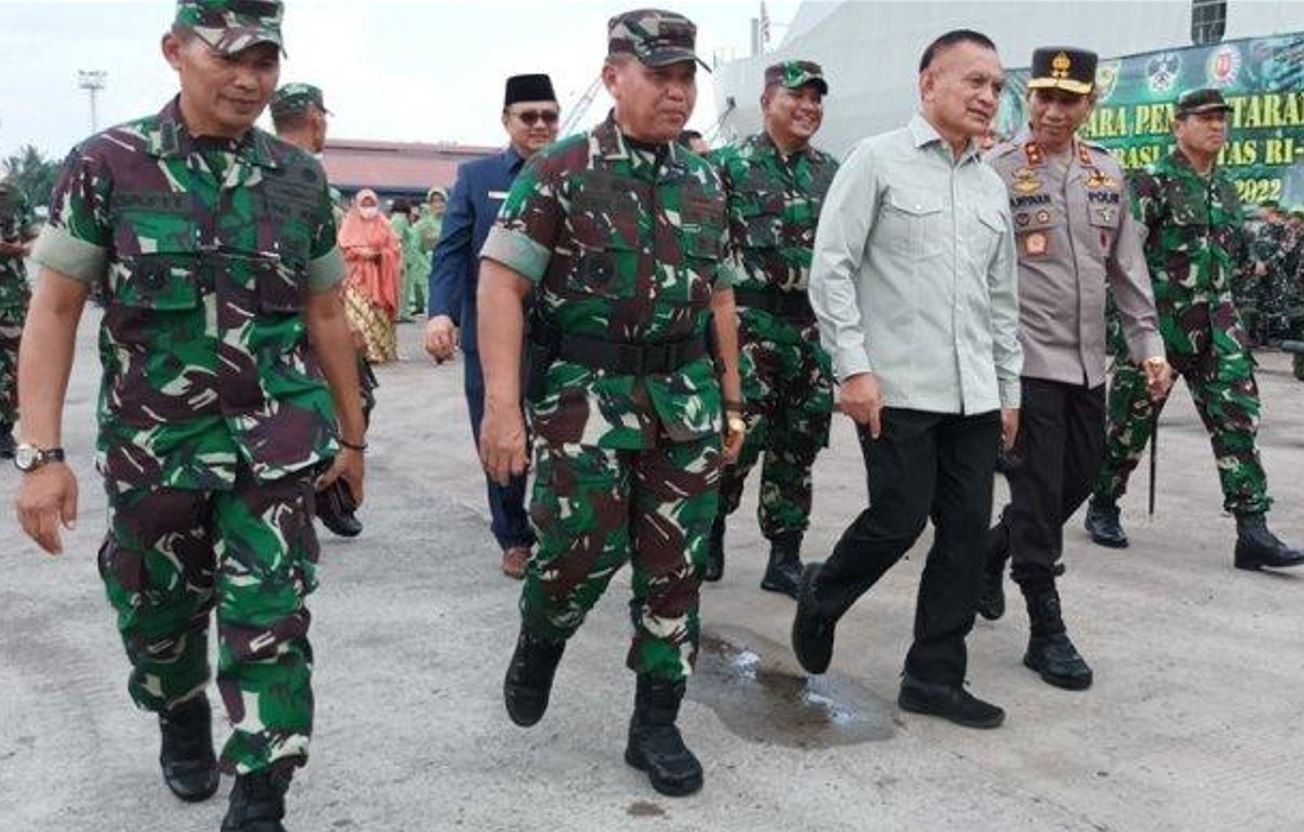 450 Prajurit TNI dari Batalyon Infanteri 143 Tri Wira Eka Jaya Diberangkatkan ke Papua 
