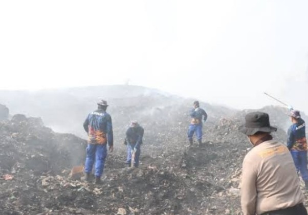 Hari Ke-7 Kebakaran TPA Bakung Berhasil di Kendalikan