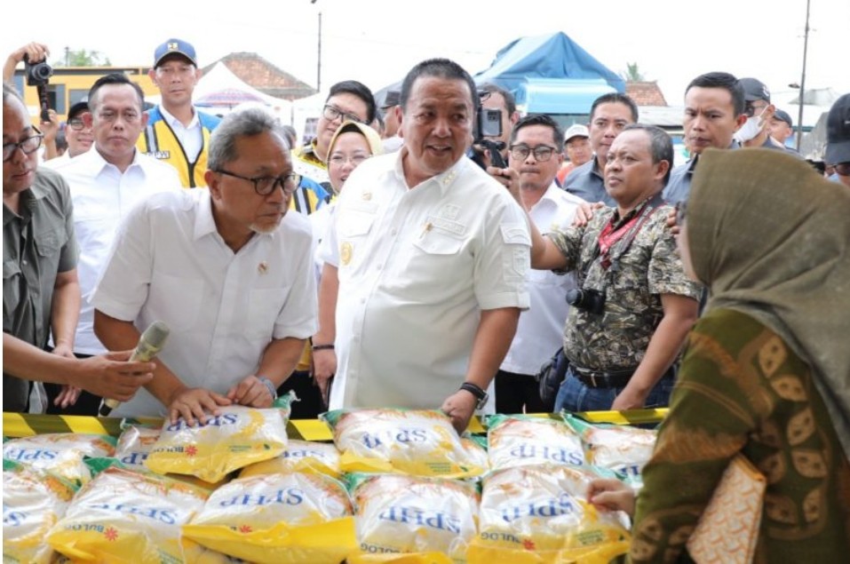 Arinal Bersama Mendag Zulkifli Hasan Resmikan Revitalisasi Pasar Natar