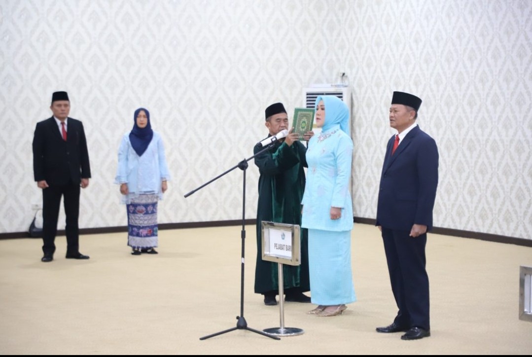 Rektor Unila Lantik Dekan FISiP dan FH