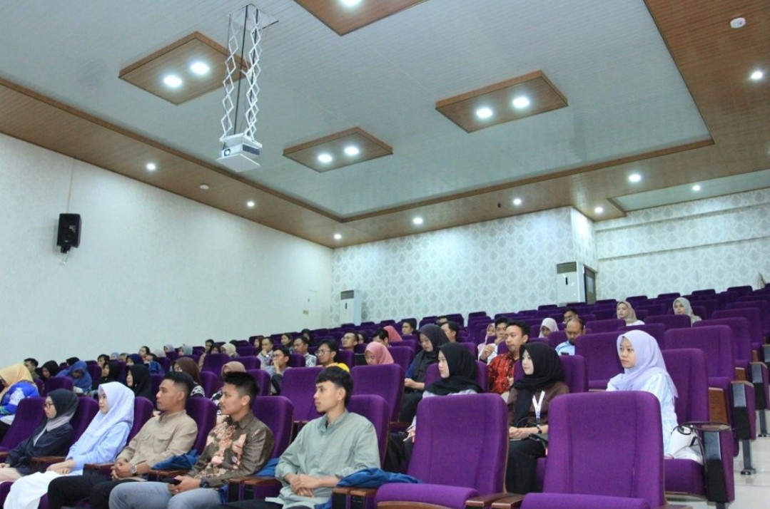 FKIP Unila Gelar Kuliah Dosen Tamu Bersama Dr. Muhammad Sofwan Effendi, M.Ed. dari UNJ