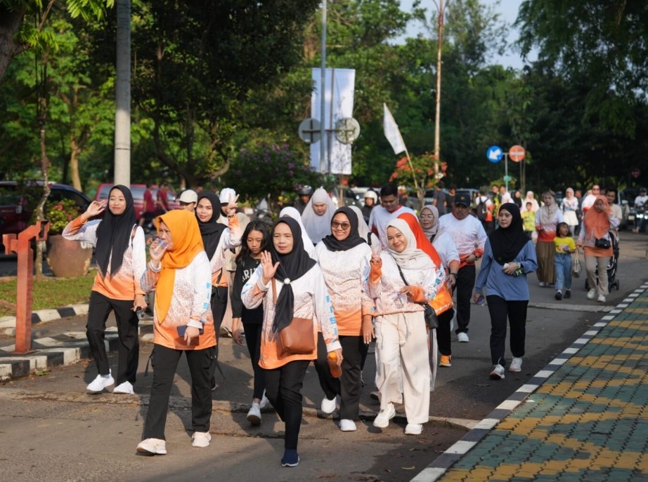 Rektor Hadiri Jalan Sehat FISIP Dies Natalis ke-39