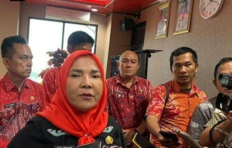 Pemkot Bandar Lampung menggelar operasi pasar guna memastikan ketersediaan stok pangan 