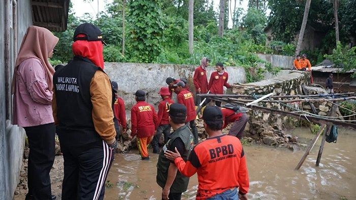 Walikota Eva Dwiana ungkap banjir yang terjadi hanya di  bagian tepi sungai