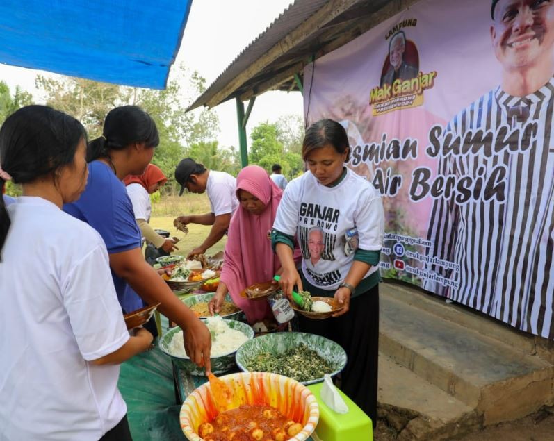 Warga Lampung Timur Adakan Tasyakuran sebagai Wujud Syukur Dibangunnya Sumur Bor oleh Mak Ganjar