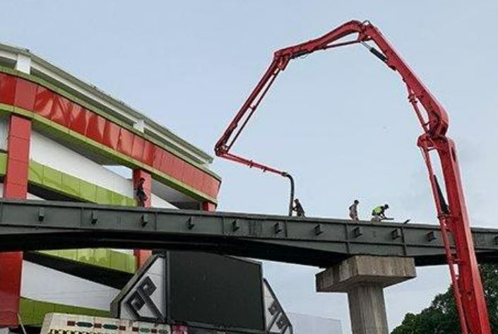 Eva dwiana targetkan agustus 2024, JPO Siger Milenial Bandar Lampung kini tengah memasuki tahap II