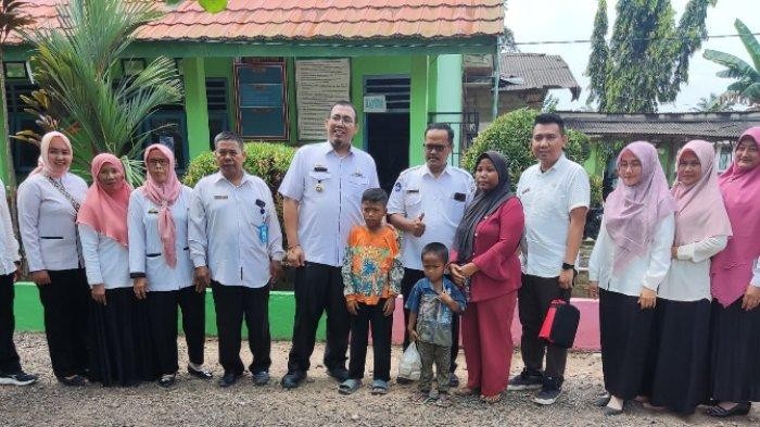 Gefan Refando Anak 11 Tahun Jadi Pemulung Singkong di Mesuji