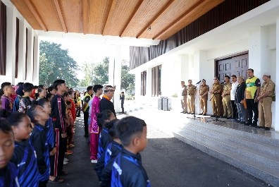 Sekdaprov Melepas Kontingen Komite Olahraga Rekreasi Masyarakat Indonesia