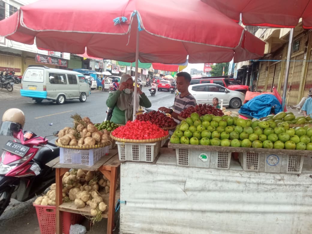 Pedagang Buah Lampung Sukses Kembangkan Usaha Berkat KUR BRI
