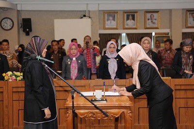 Wagub Chusnunia Melantik Dan Mengambil Sumpah Jabatan Enam Pejabat Tinggi Pratama