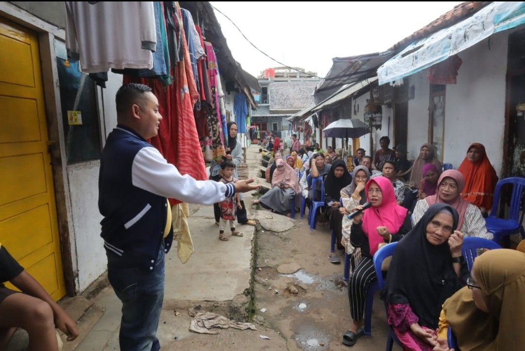 KNPI Bersama GPL Membagikan Paket Sembako Di Kecamatan Labuhan Ratu Raya