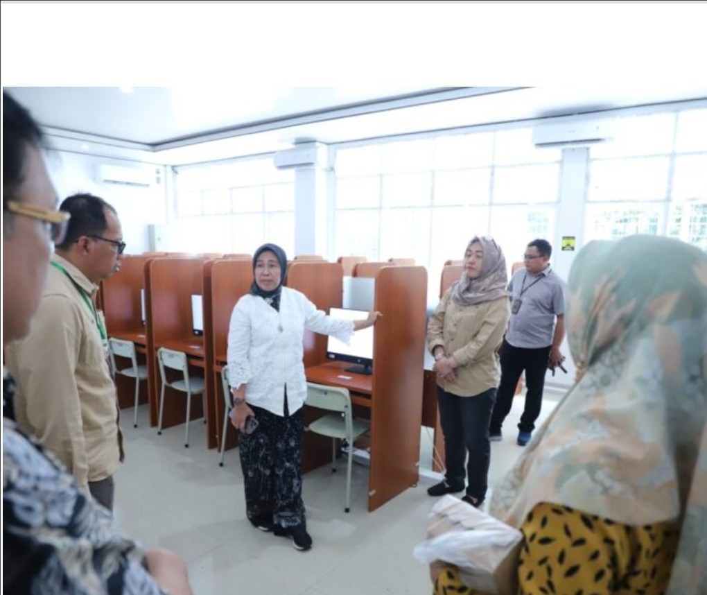 Rektor Tinjau Sarana Prasarana UTBK SNBT