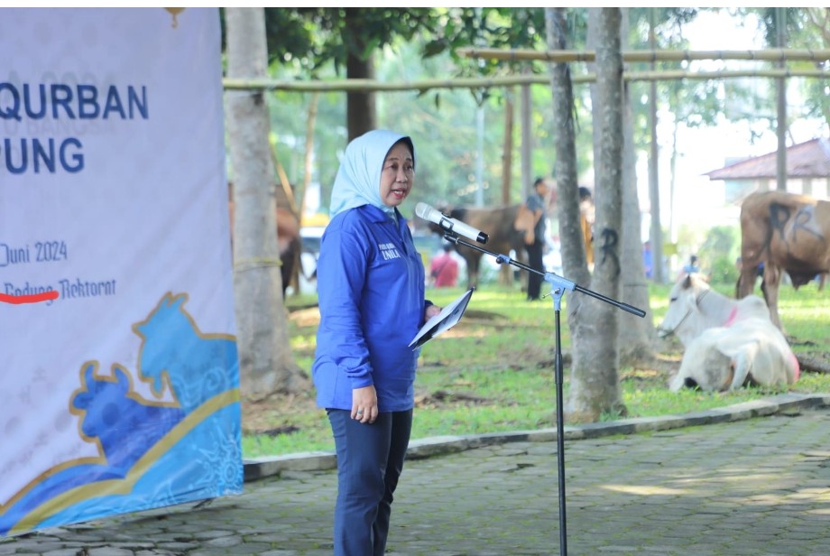 Universitas Lampung tebar 49 hewan kurban, rektor sampaikan pesan penting.