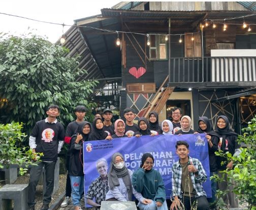 Sukarelawan Ganjar Milenial Center Gelar Kelas Fotografi Untuk Kembangkan Minat Anak Muda